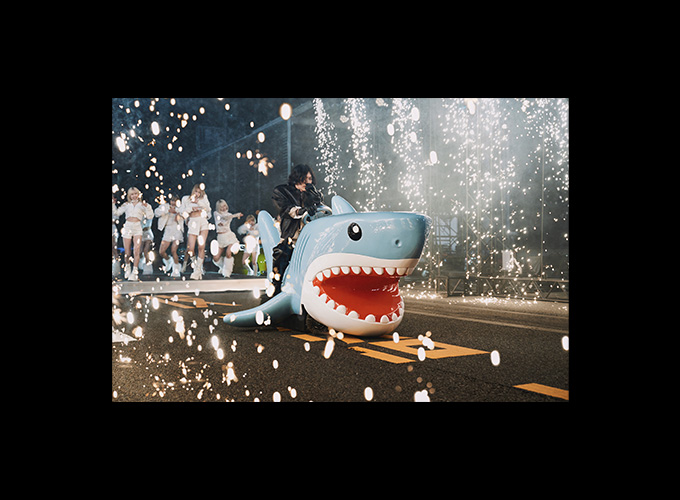 劇場版『チェンソーマン レゼ篇』主題歌、米津玄師「IRIS OUT」紅白歌合戦でのパフォーマンス映像が解禁！！